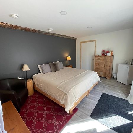 Mount Logan Ecolodge & Retreat Center Haines Junction Bagian luar foto