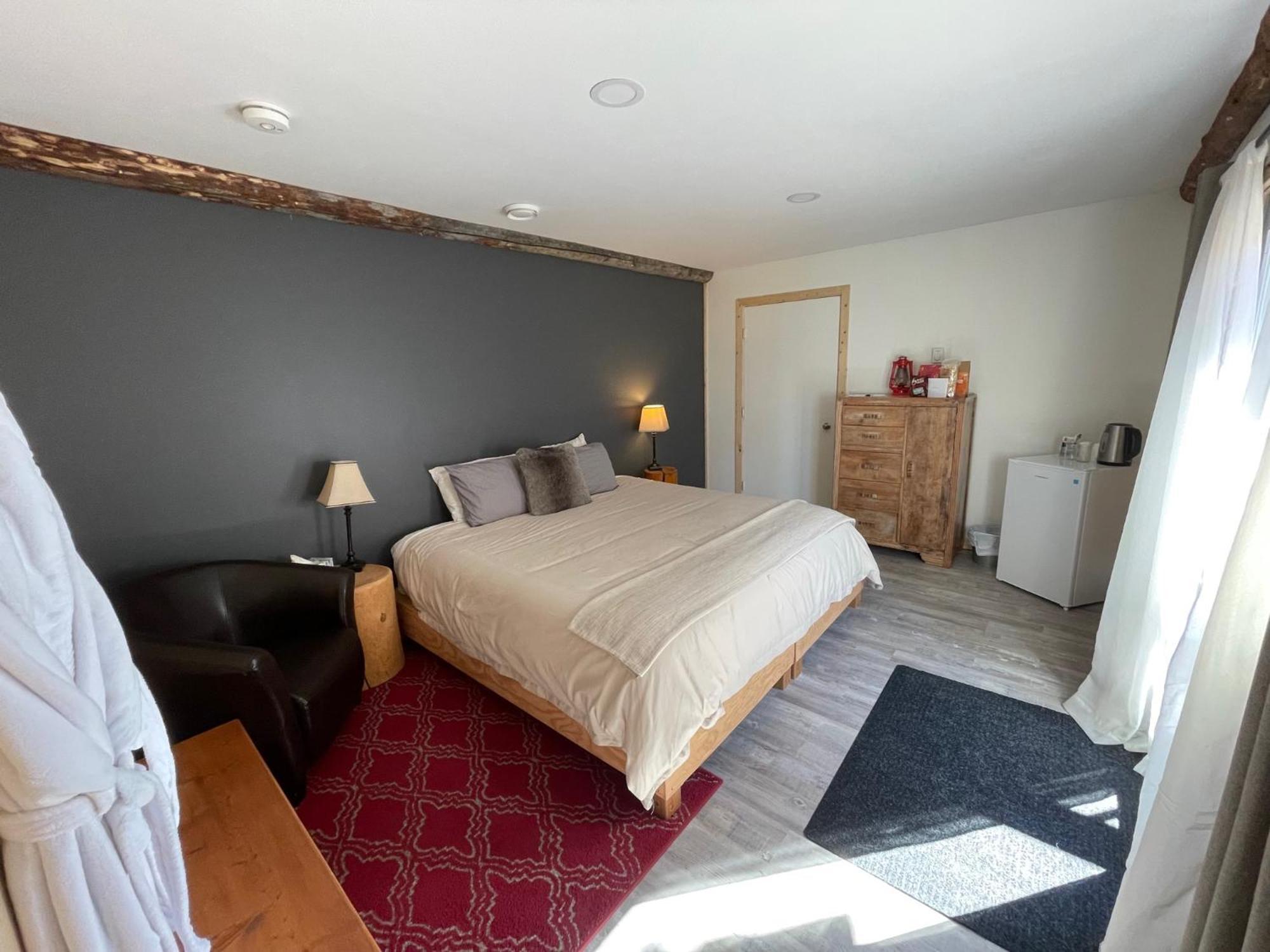 Mount Logan Ecolodge & Retreat Center Haines Junction Bagian luar foto
