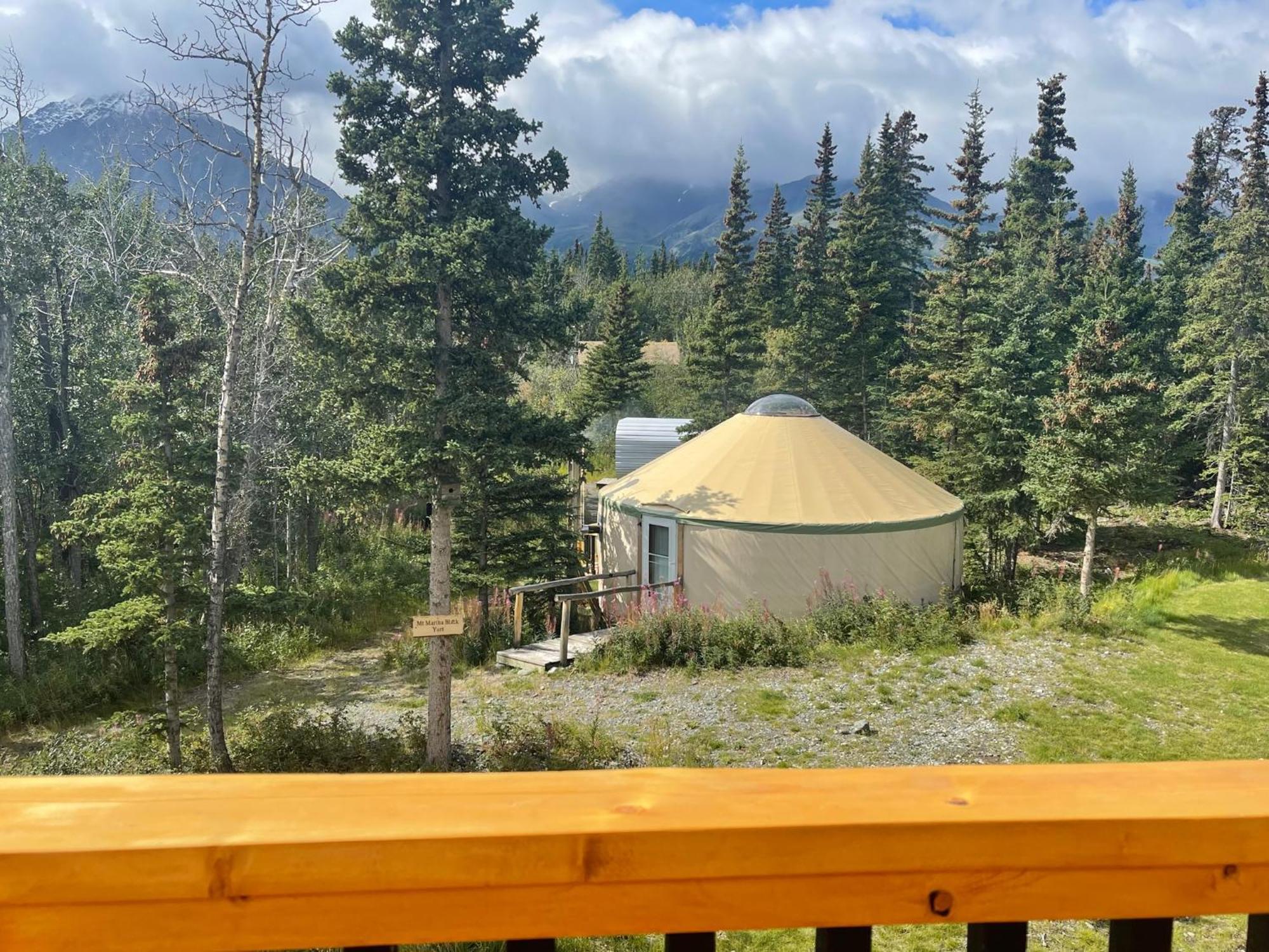 Mount Logan Ecolodge & Retreat Center Haines Junction Bagian luar foto