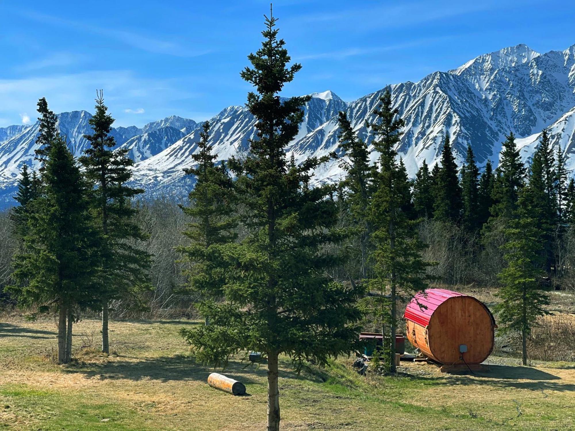 Mount Logan Ecolodge & Retreat Center Haines Junction Bagian luar foto