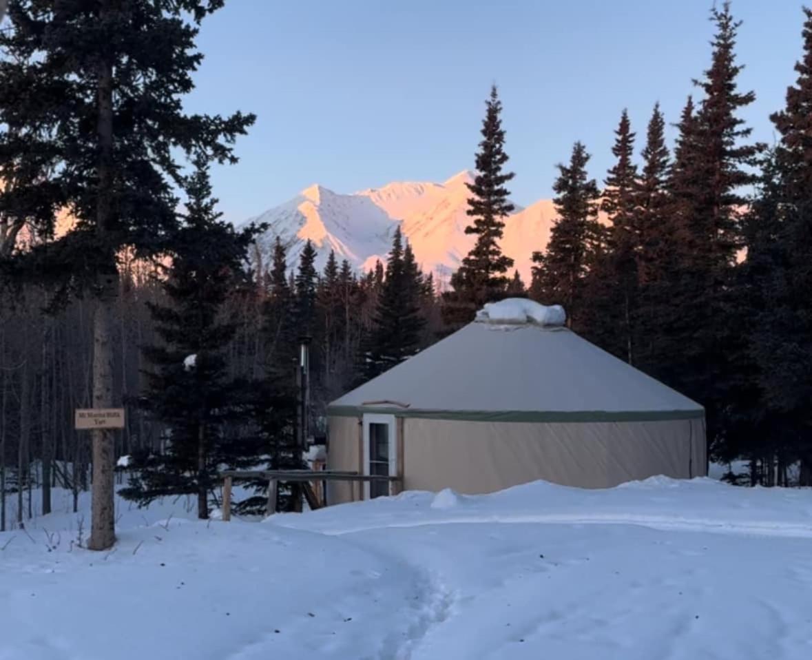Mount Logan Ecolodge & Retreat Center Haines Junction Bagian luar foto