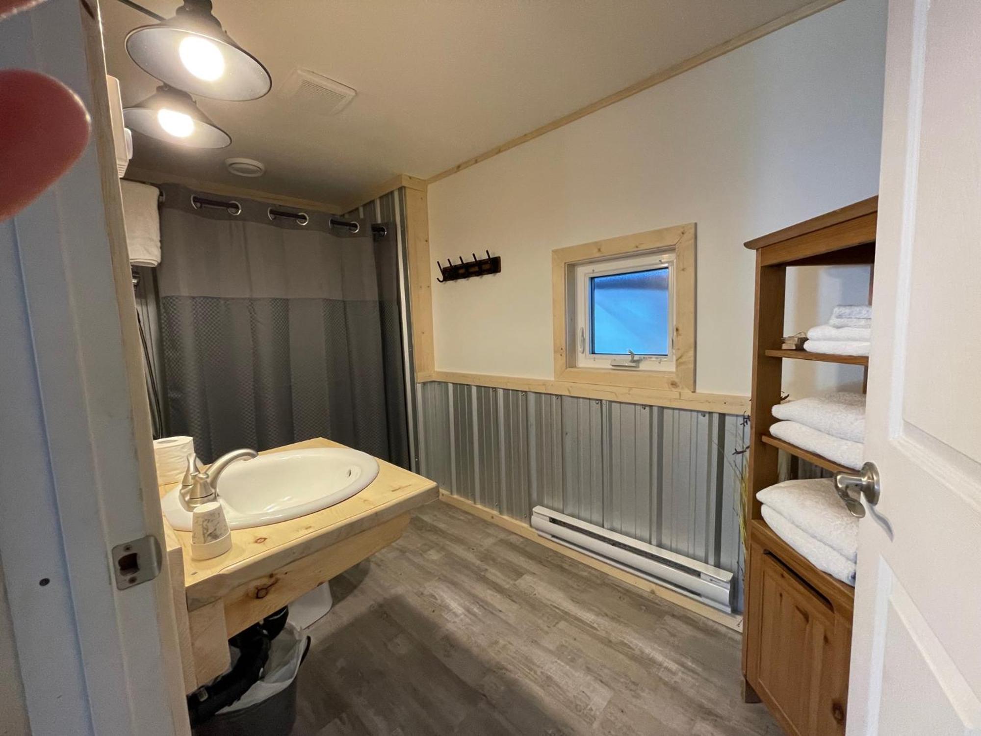 Mount Logan Ecolodge & Retreat Center Haines Junction Bagian luar foto