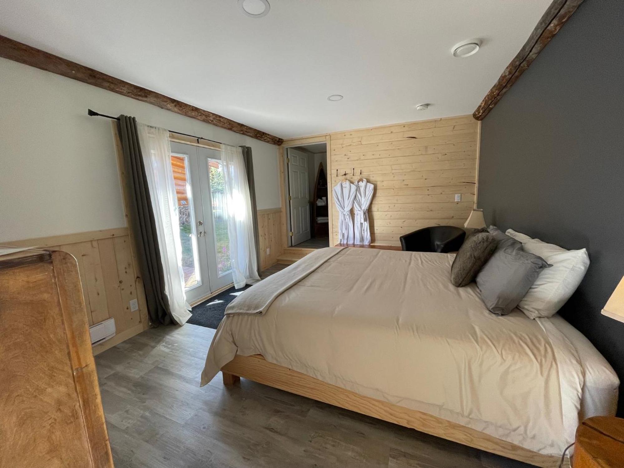 Mount Logan Ecolodge & Retreat Center Haines Junction Bagian luar foto