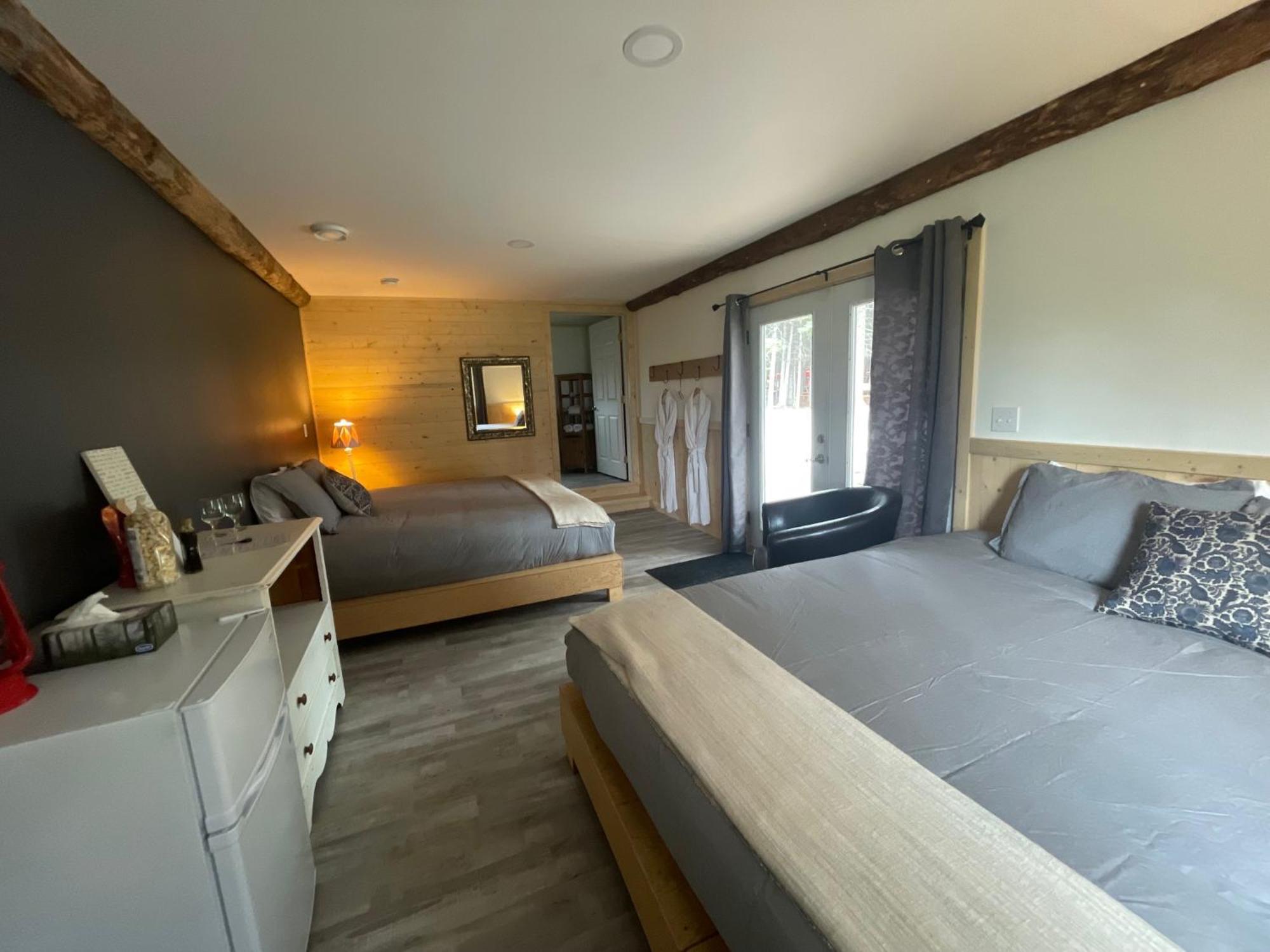 Mount Logan Ecolodge & Retreat Center Haines Junction Bagian luar foto