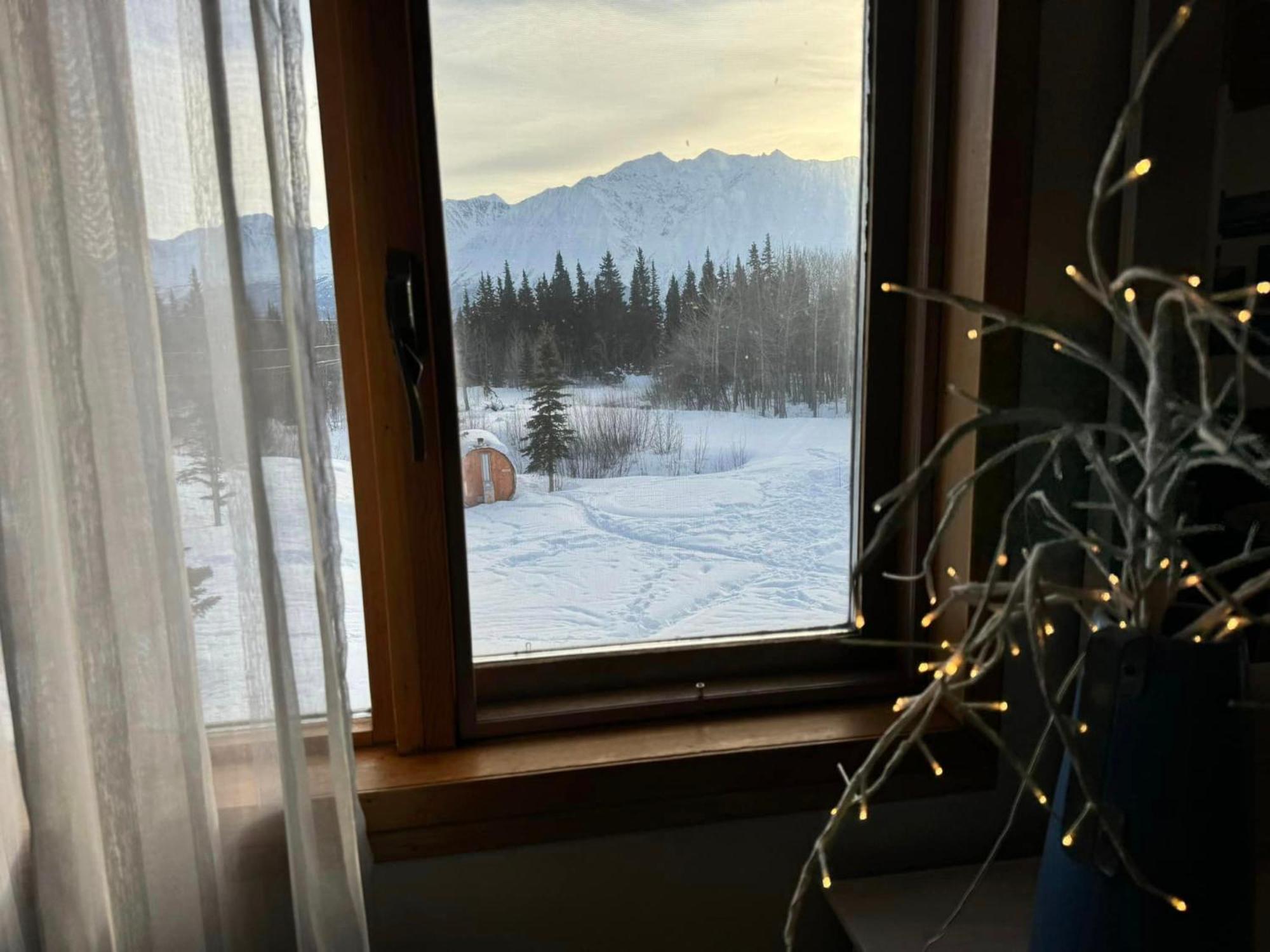 Mount Logan Ecolodge & Retreat Center Haines Junction Bagian luar foto