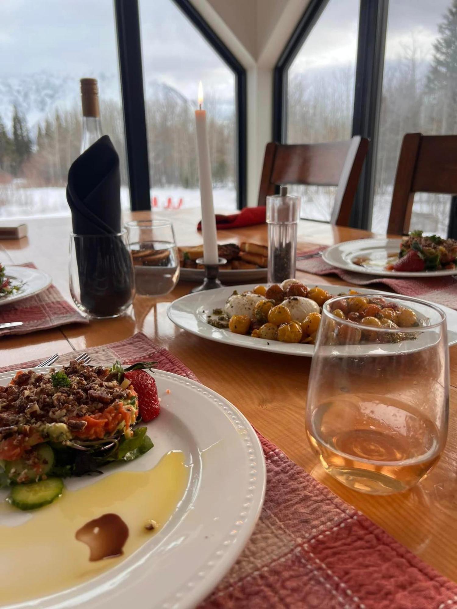 Mount Logan Ecolodge & Retreat Center Haines Junction Bagian luar foto