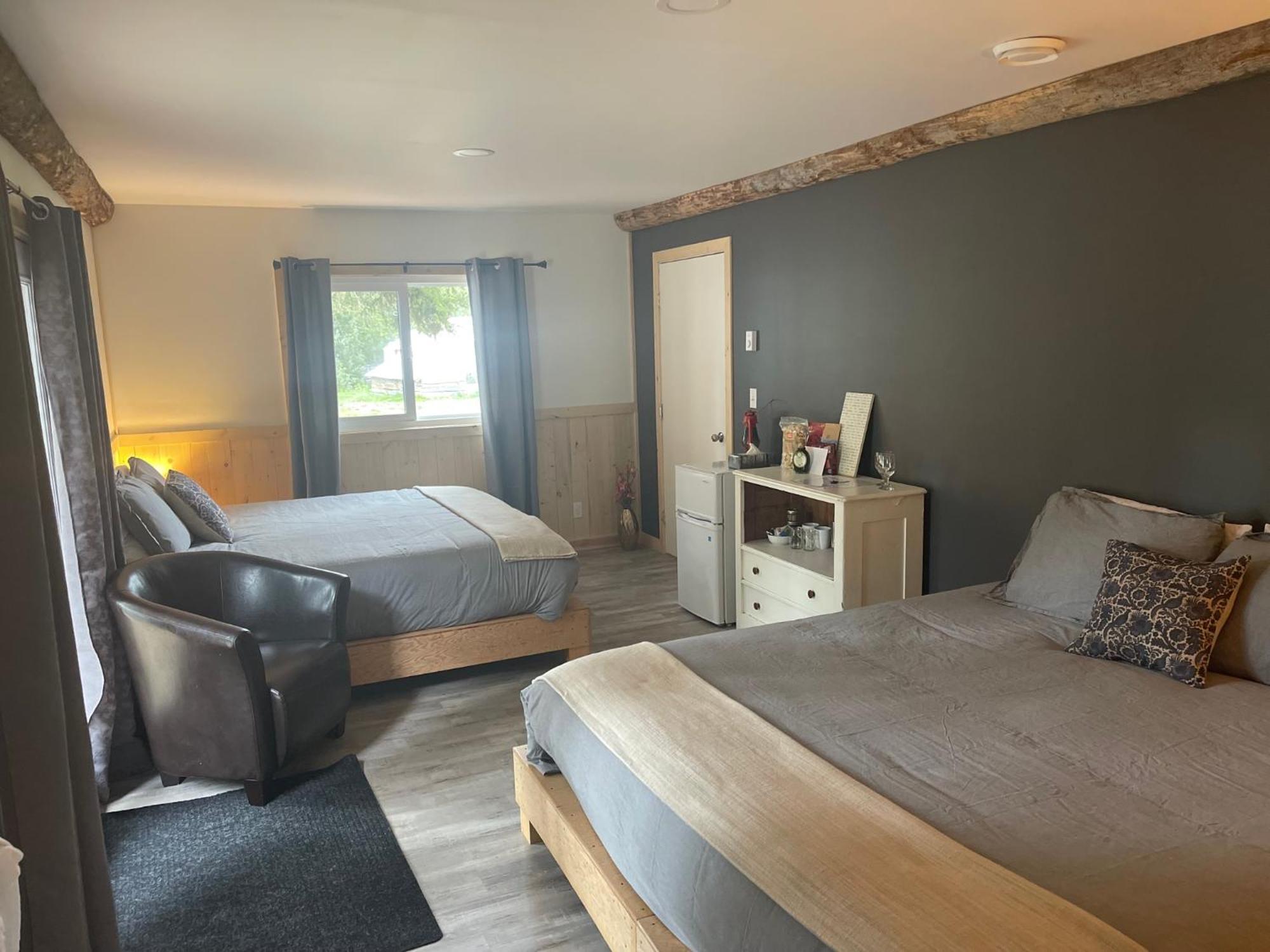 Mount Logan Ecolodge & Retreat Center Haines Junction Bagian luar foto
